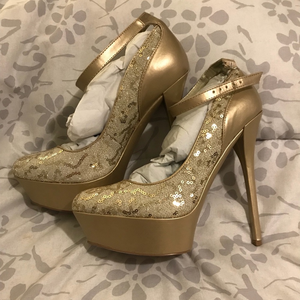 Bakers gold stilettos ST #3231 “Tallie” | 6.5
